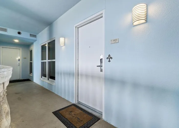 Holiday home Colonnades 1402