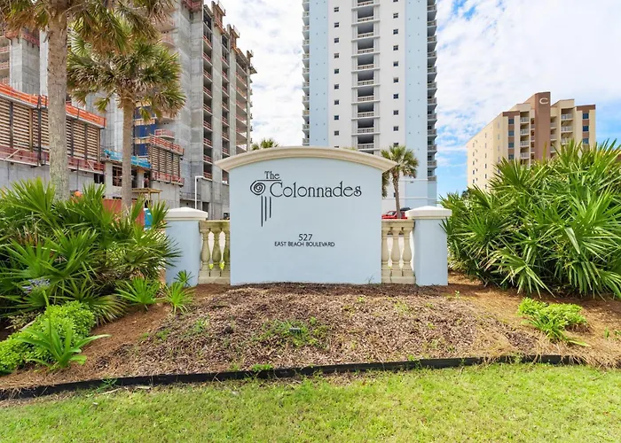 Holiday home Colonnades 1402